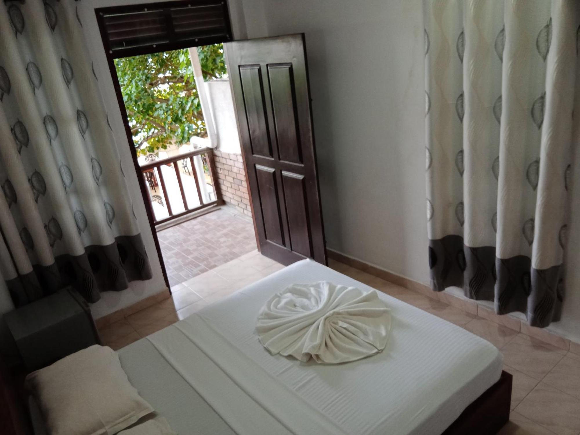 Wave Beach Resort Унаватуна Номер фото